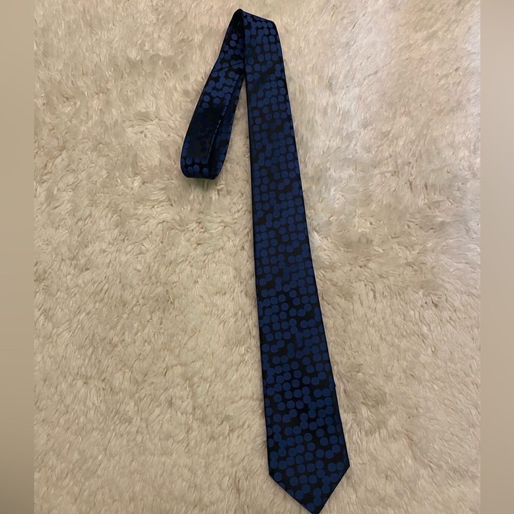 No Boundaries Tie